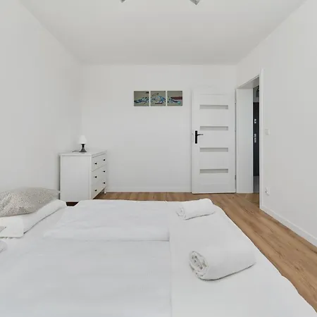Apartment Spacious Family With Free Garage By Renters