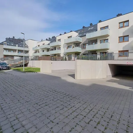 Spacious Family With Free Garage By Renters * Wroclaw