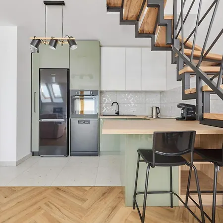 Spacious Family With Free Garage By Renters Apartment Wroclaw